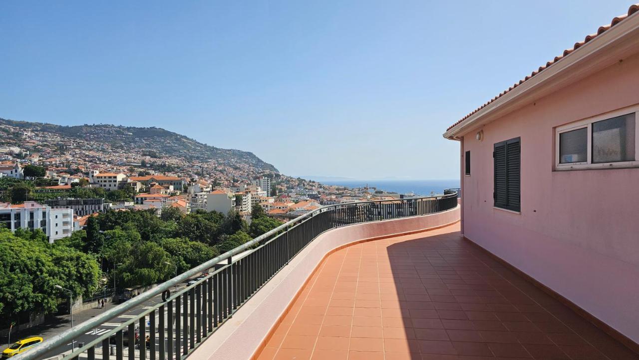 Garden And Seaview Apartment - Free Parking Фуншал Экстерьер фото