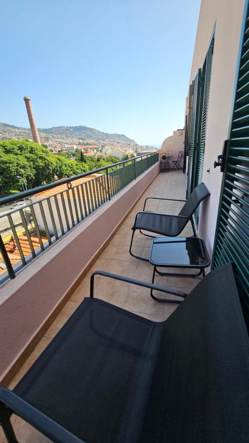 Garden And Seaview Apartment - Free Parking Фуншал Экстерьер фото