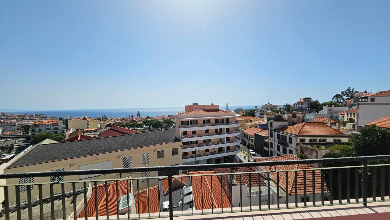 Garden And Seaview Apartment - Free Parking Фуншал Экстерьер фото